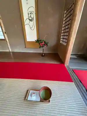 宝厳院の{uncategorized: "未分類", other: "その他", undefined: "問題あり", building: "その他建物", grave: "お墓", sacred_gate: "鳥居", guardian: "狛犬", statue: "像", buddha: "仏像", history: "歴史", nature: "自然", garden: "庭園", animal: "動物", pagoda: "塔", temizu: "手水舎", mountain_gate: "山門・神門", sanctuary: "本殿・本堂", subordinate: "末社・摂社", art: "芸術", scenery: "景色", jizo: "地蔵", ema: "絵馬", goshuin: "御朱印", omikuji: "おみくじ", items: "授与品その他", amulet: "お守り", goshuincho: "御朱印帳", eats: "食事", festival: "お祭り", votive_dance: "神楽", shichigosan: "七五三参", wedding: "結婚式", experience: "体験その他", initially: "初詣", around: "周辺", anti_infection: "感染症対策"}