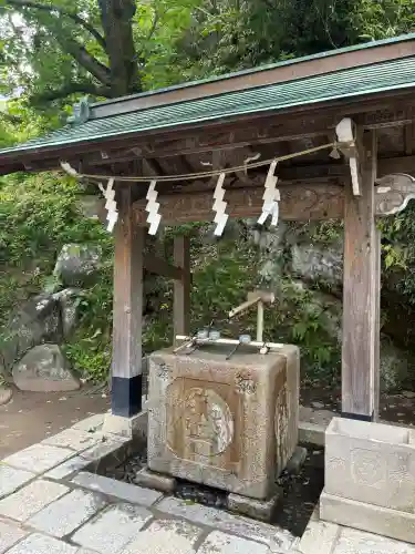 銭洗弁財天宇賀福神社の{uncategorized: "未分類", other: "その他", undefined: "問題あり", building: "その他建物", grave: "お墓", sacred_gate: "鳥居", guardian: "狛犬", statue: "像", buddha: "仏像", history: "歴史", nature: "自然", garden: "庭園", animal: "動物", pagoda: "塔", temizu: "手水舎", mountain_gate: "山門・神門", sanctuary: "本殿・本堂", subordinate: "末社・摂社", art: "芸術", scenery: "景色", jizo: "地蔵", ema: "絵馬", goshuin: "御朱印", omikuji: "おみくじ", items: "授与品その他", amulet: "お守り", goshuincho: "御朱印帳", eats: "食事", festival: "お祭り", votive_dance: "神楽", shichigosan: "七五三参", wedding: "結婚式", experience: "体験その他", initially: "初詣", around: "周辺", anti_infection: "感染症対策"}