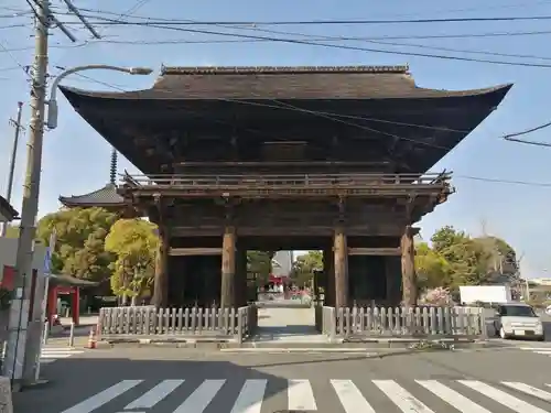 甚目寺の山門・神門
