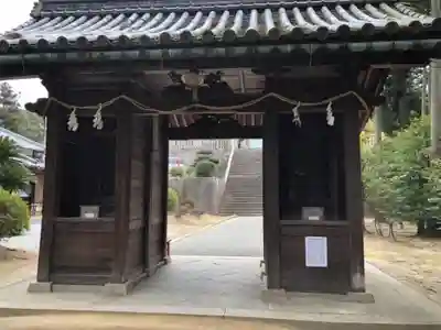 安仁神社の山門・神門