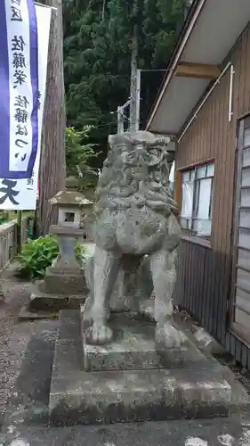 梨郷神社の狛犬