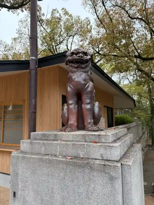 湊川神社の{uncategorized: "未分類", other: "その他", undefined: "問題あり", building: "その他建物", grave: "お墓", sacred_gate: "鳥居", guardian: "狛犬", statue: "像", buddha: "仏像", history: "歴史", nature: "自然", garden: "庭園", animal: "動物", pagoda: "塔", temizu: "手水舎", mountain_gate: "山門・神門", sanctuary: "本殿・本堂", subordinate: "末社・摂社", art: "芸術", scenery: "景色", jizo: "地蔵", ema: "絵馬", goshuin: "御朱印", omikuji: "おみくじ", items: "授与品その他", amulet: "お守り", goshuincho: "御朱印帳", eats: "食事", festival: "お祭り", votive_dance: "神楽", shichigosan: "七五三参", wedding: "結婚式", experience: "体験その他", initially: "初詣", around: "周辺", anti_infection: "感染症対策"}