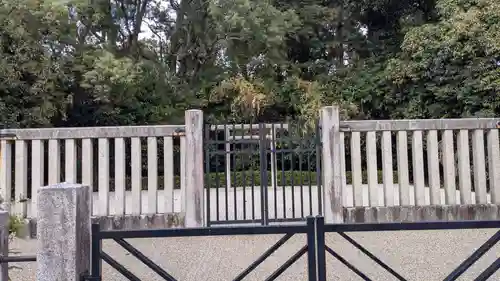 菟道稚郎子尊宇治墓の鳥居