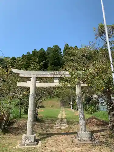 三社神社の鳥居