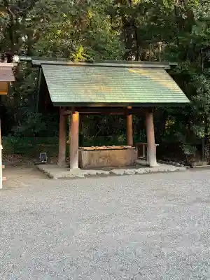 上知我麻神社（熱田神宮摂社）の{uncategorized: "未分類", other: "その他", undefined: "問題あり", building: "その他建物", grave: "お墓", sacred_gate: "鳥居", guardian: "狛犬", statue: "像", buddha: "仏像", history: "歴史", nature: "自然", garden: "庭園", animal: "動物", pagoda: "塔", temizu: "手水舎", mountain_gate: "山門・神門", sanctuary: "本殿・本堂", subordinate: "末社・摂社", art: "芸術", scenery: "景色", jizo: "地蔵", ema: "絵馬", goshuin: "御朱印", omikuji: "おみくじ", items: "授与品その他", amulet: "お守り", goshuincho: "御朱印帳", eats: "食事", festival: "お祭り", votive_dance: "神楽", shichigosan: "七五三参", wedding: "結婚式", experience: "体験その他", initially: "初詣", around: "周辺", anti_infection: "感染症対策"}