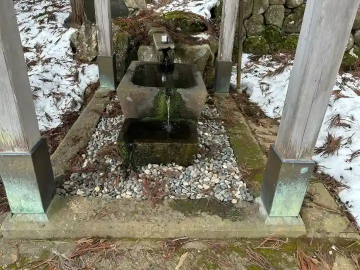 赤瀧神社の{uncategorized: "未分類", other: "その他", undefined: "問題あり", building: "その他建物", grave: "お墓", sacred_gate: "鳥居", guardian: "狛犬", statue: "像", buddha: "仏像", history: "歴史", nature: "自然", garden: "庭園", animal: "動物", pagoda: "塔", temizu: "手水舎", mountain_gate: "山門・神門", sanctuary: "本殿・本堂", subordinate: "末社・摂社", art: "芸術", scenery: "景色", jizo: "地蔵", ema: "絵馬", goshuin: "御朱印", omikuji: "おみくじ", items: "授与品その他", amulet: "お守り", goshuincho: "御朱印帳", eats: "食事", festival: "お祭り", votive_dance: "神楽", shichigosan: "七五三参", wedding: "結婚式", experience: "体験その他", initially: "初詣", around: "周辺", anti_infection: "感染症対策"}