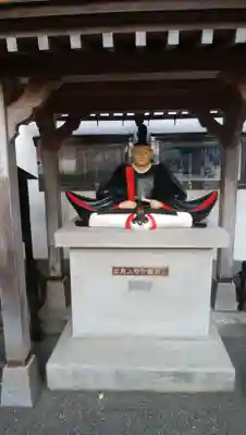 松坂稲荷大明神の像