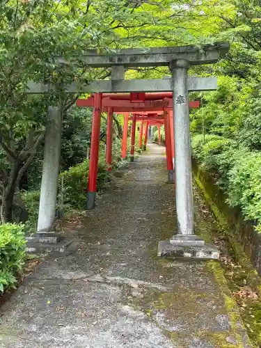 岐阜稲荷山本社の{uncategorized: "未分類", other: "その他", undefined: "問題あり", building: "その他建物", grave: "お墓", sacred_gate: "鳥居", guardian: "狛犬", statue: "像", buddha: "仏像", history: "歴史", nature: "自然", garden: "庭園", animal: "動物", pagoda: "塔", temizu: "手水舎", mountain_gate: "山門・神門", sanctuary: "本殿・本堂", subordinate: "末社・摂社", art: "芸術", scenery: "景色", jizo: "地蔵", ema: "絵馬", goshuin: "御朱印", omikuji: "おみくじ", items: "授与品その他", amulet: "お守り", goshuincho: "御朱印帳", eats: "食事", festival: "お祭り", votive_dance: "神楽", shichigosan: "七五三参", wedding: "結婚式", experience: "体験その他", initially: "初詣", around: "周辺", anti_infection: "感染症対策"}
