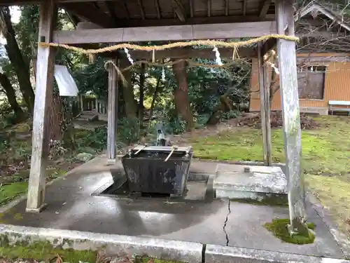 伊富岐神社の手水舎