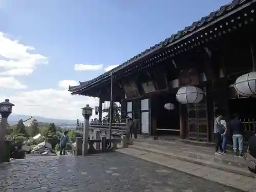 東大寺二月堂の本殿