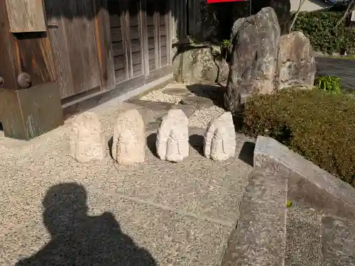 大雄寺の{uncategorized: "未分類", other: "その他", undefined: "問題あり", building: "その他建物", grave: "お墓", sacred_gate: "鳥居", guardian: "狛犬", statue: "像", buddha: "仏像", history: "歴史", nature: "自然", garden: "庭園", animal: "動物", pagoda: "塔", temizu: "手水舎", mountain_gate: "山門・神門", sanctuary: "本殿・本堂", subordinate: "末社・摂社", art: "芸術", scenery: "景色", jizo: "地蔵", ema: "絵馬", goshuin: "御朱印", omikuji: "おみくじ", items: "授与品その他", amulet: "お守り", goshuincho: "御朱印帳", eats: "食事", festival: "お祭り", votive_dance: "神楽", shichigosan: "七五三参", wedding: "結婚式", experience: "体験その他", initially: "初詣", around: "周辺", anti_infection: "感染症対策"}