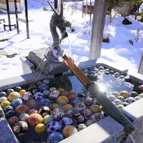 白根三吉神社の手水舎