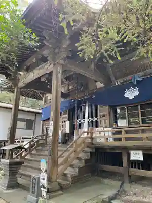 極楽寺の本殿・本堂