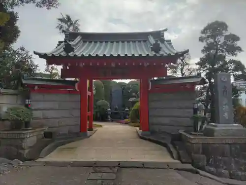 眞徳寺の山門