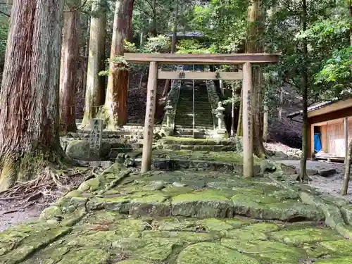 蘭宇氣白神社の鳥居