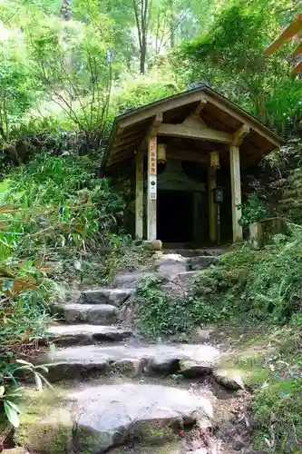 岡寺（龍蓋寺）の末社・摂社