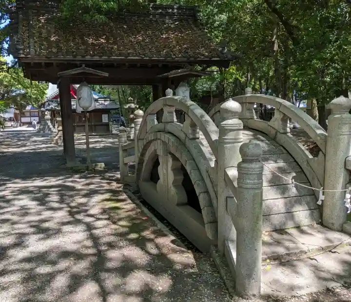 清洲山王宮 日吉神社の{uncategorized: "未分類", other: "その他", undefined: "問題あり", building: "その他建物", grave: "お墓", sacred_gate: "鳥居", guardian: "狛犬", statue: "像", buddha: "仏像", history: "歴史", nature: "自然", garden: "庭園", animal: "動物", pagoda: "塔", temizu: "手水舎", mountain_gate: "山門・神門", sanctuary: "本殿・本堂", subordinate: "末社・摂社", art: "芸術", scenery: "景色", jizo: "地蔵", ema: "絵馬", goshuin: "御朱印", omikuji: "おみくじ", items: "授与品その他", amulet: "お守り", goshuincho: "御朱印帳", eats: "食事", festival: "お祭り", votive_dance: "神楽", shichigosan: "七五三参", wedding: "結婚式", experience: "体験その他", initially: "初詣", around: "周辺", anti_infection: "感染症対策"}