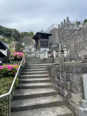 長源寺の{uncategorized: "未分類", other: "その他", undefined: "問題あり", building: "その他建物", grave: "お墓", sacred_gate: "鳥居", guardian: "狛犬", statue: "像", buddha: "仏像", history: "歴史", nature: "自然", garden: "庭園", animal: "動物", pagoda: "塔", temizu: "手水舎", mountain_gate: "山門・神門", sanctuary: "本殿・本堂", subordinate: "末社・摂社", art: "芸術", scenery: "景色", jizo: "地蔵", ema: "絵馬", goshuin: "御朱印", omikuji: "おみくじ", items: "授与品その他", amulet: "お守り", goshuincho: "御朱印帳", eats: "食事", festival: "お祭り", votive_dance: "神楽", shichigosan: "七五三参", wedding: "結婚式", experience: "体験その他", initially: "初詣", around: "周辺", anti_infection: "感染症対策"}