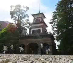 尾山神社の山門