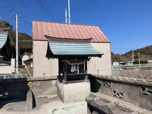 神社(名称不明)の本殿