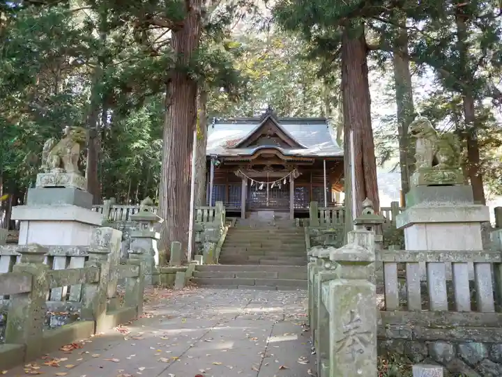 法性神社の本殿・本堂