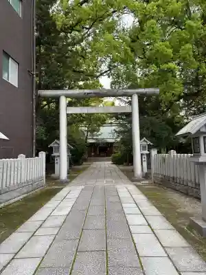 三篠神社の{uncategorized: "未分類", other: "その他", undefined: "問題あり", building: "その他建物", grave: "お墓", sacred_gate: "鳥居", guardian: "狛犬", statue: "像", buddha: "仏像", history: "歴史", nature: "自然", garden: "庭園", animal: "動物", pagoda: "塔", temizu: "手水舎", mountain_gate: "山門・神門", sanctuary: "本殿・本堂", subordinate: "末社・摂社", art: "芸術", scenery: "景色", jizo: "地蔵", ema: "絵馬", goshuin: "御朱印", omikuji: "おみくじ", items: "授与品その他", amulet: "お守り", goshuincho: "御朱印帳", eats: "食事", festival: "お祭り", votive_dance: "神楽", shichigosan: "七五三参", wedding: "結婚式", experience: "体験その他", initially: "初詣", around: "周辺", anti_infection: "感染症対策"}