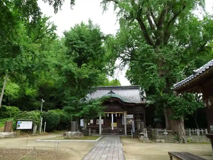 綾部八幡神社の本殿・本堂