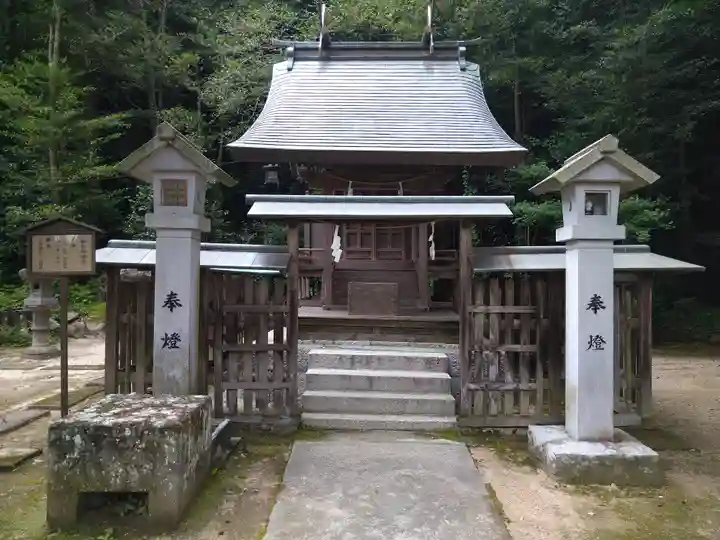 由加神社(和気由加神社)の末社・摂社