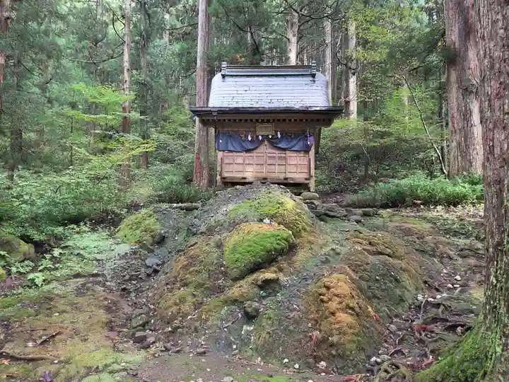 雄山神社中宮祈願殿(富山県)