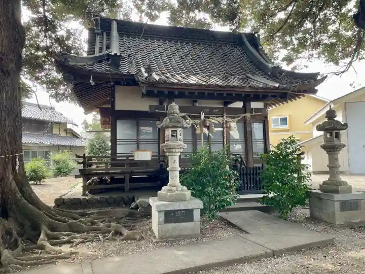 諏訪大神社 の{uncategorized: "未分類", other: "その他", undefined: "問題あり", building: "その他建物", grave: "お墓", sacred_gate: "鳥居", guardian: "狛犬", statue: "像", buddha: "仏像", history: "歴史", nature: "自然", garden: "庭園", animal: "動物", pagoda: "塔", temizu: "手水舎", mountain_gate: "山門・神門", sanctuary: "本殿・本堂", subordinate: "末社・摂社", art: "芸術", scenery: "景色", jizo: "地蔵", ema: "絵馬", goshuin: "御朱印", omikuji: "おみくじ", items: "授与品その他", amulet: "お守り", goshuincho: "御朱印帳", eats: "食事", festival: "お祭り", votive_dance: "神楽", shichigosan: "七五三参", wedding: "結婚式", experience: "体験その他", initially: "初詣", around: "周辺", anti_infection: "感染症対策"}