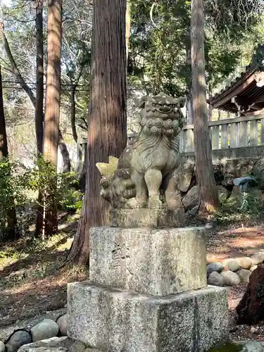 白山神社の狛犬