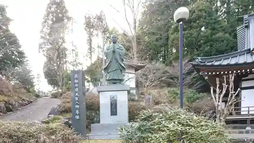 本蓮寺の像