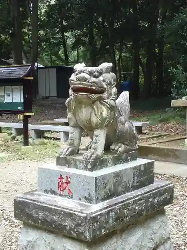 鳩峯八幡神社の狛犬