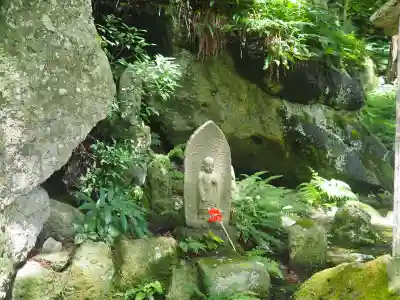 宝珠山 立石寺の{uncategorized: "未分類", other: "その他", undefined: "問題あり", building: "その他建物", grave: "お墓", sacred_gate: "鳥居", guardian: "狛犬", statue: "像", buddha: "仏像", history: "歴史", nature: "自然", garden: "庭園", animal: "動物", pagoda: "塔", temizu: "手水舎", mountain_gate: "山門・神門", sanctuary: "本殿・本堂", subordinate: "末社・摂社", art: "芸術", scenery: "景色", jizo: "地蔵", ema: "絵馬", goshuin: "御朱印", omikuji: "おみくじ", items: "授与品その他", amulet: "お守り", goshuincho: "御朱印帳", eats: "食事", festival: "お祭り", votive_dance: "神楽", shichigosan: "七五三参", wedding: "結婚式", experience: "体験その他", initially: "初詣", around: "周辺", anti_infection: "感染症対策"}
