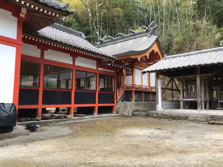 投谷八幡宮の本殿・本堂