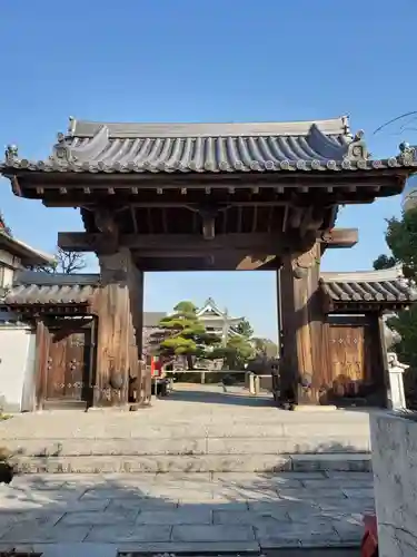 月照寺の山門