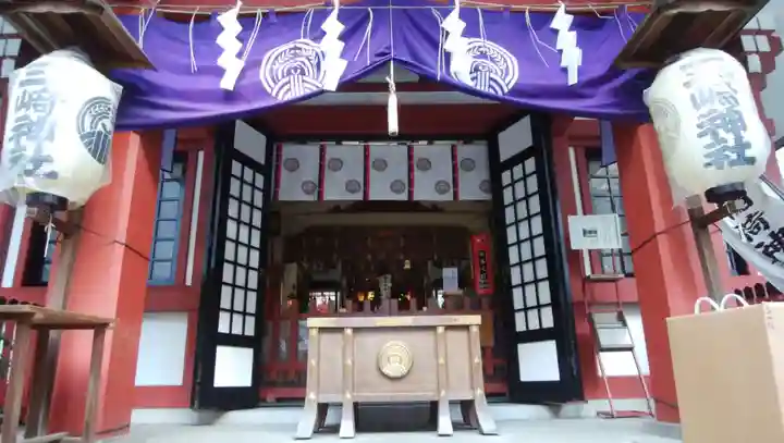 三崎稲荷神社の本殿・本堂