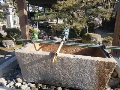 苗村神社の手水舎