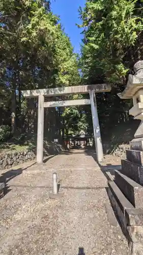 神明白山社相殿（杁下）の鳥居