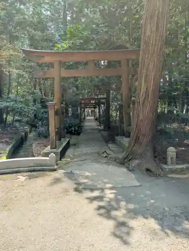 伊和神社の{uncategorized: "未分類", other: "その他", undefined: "問題あり", building: "その他建物", grave: "お墓", sacred_gate: "鳥居", guardian: "狛犬", statue: "像", buddha: "仏像", history: "歴史", nature: "自然", garden: "庭園", animal: "動物", pagoda: "塔", temizu: "手水舎", mountain_gate: "山門・神門", sanctuary: "本殿・本堂", subordinate: "末社・摂社", art: "芸術", scenery: "景色", jizo: "地蔵", ema: "絵馬", goshuin: "御朱印", omikuji: "おみくじ", items: "授与品その他", amulet: "お守り", goshuincho: "御朱印帳", eats: "食事", festival: "お祭り", votive_dance: "神楽", shichigosan: "七五三参", wedding: "結婚式", experience: "体験その他", initially: "初詣", around: "周辺", anti_infection: "感染症対策"}