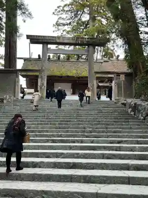 伊勢神宮内宮（皇大神宮）の{uncategorized: "未分類", other: "その他", undefined: "問題あり", building: "その他建物", grave: "お墓", sacred_gate: "鳥居", guardian: "狛犬", statue: "像", buddha: "仏像", history: "歴史", nature: "自然", garden: "庭園", animal: "動物", pagoda: "塔", temizu: "手水舎", mountain_gate: "山門・神門", sanctuary: "本殿・本堂", subordinate: "末社・摂社", art: "芸術", scenery: "景色", jizo: "地蔵", ema: "絵馬", goshuin: "御朱印", omikuji: "おみくじ", items: "授与品その他", amulet: "お守り", goshuincho: "御朱印帳", eats: "食事", festival: "お祭り", votive_dance: "神楽", shichigosan: "七五三参", wedding: "結婚式", experience: "体験その他", initially: "初詣", around: "周辺", anti_infection: "感染症対策"}