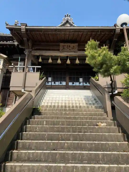 代行寺の本殿・本堂