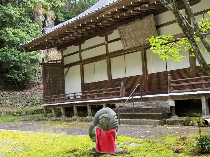 石山寺大黒天堂の{uncategorized: "未分類", other: "その他", undefined: "問題あり", building: "その他建物", grave: "お墓", sacred_gate: "鳥居", guardian: "狛犬", statue: "像", buddha: "仏像", history: "歴史", nature: "自然", garden: "庭園", animal: "動物", pagoda: "塔", temizu: "手水舎", mountain_gate: "山門・神門", sanctuary: "本殿・本堂", subordinate: "末社・摂社", art: "芸術", scenery: "景色", jizo: "地蔵", ema: "絵馬", goshuin: "御朱印", omikuji: "おみくじ", items: "授与品その他", amulet: "お守り", goshuincho: "御朱印帳", eats: "食事", festival: "お祭り", votive_dance: "神楽", shichigosan: "七五三参", wedding: "結婚式", experience: "体験その他", initially: "初詣", around: "周辺", anti_infection: "感染症対策"}