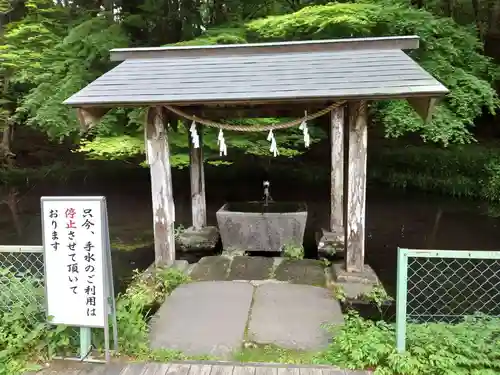 赤城神社(三夜沢町)の手水舎