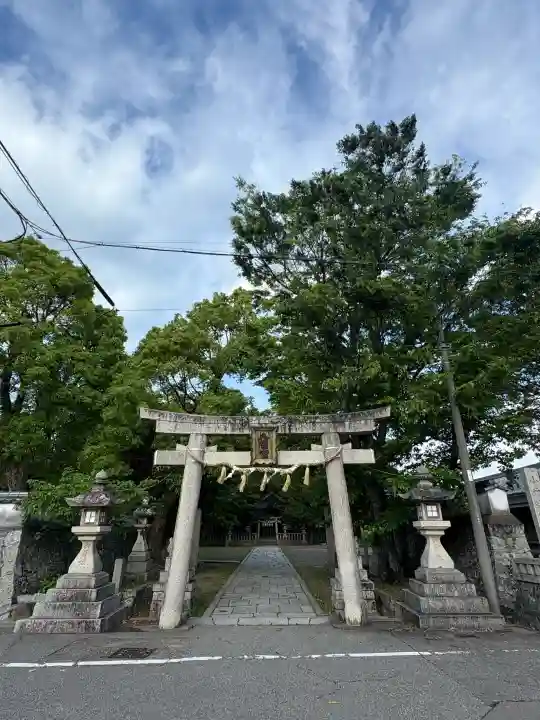 小竹八幡神社の{uncategorized: "未分類", other: "その他", undefined: "問題あり", building: "その他建物", grave: "お墓", sacred_gate: "鳥居", guardian: "狛犬", statue: "像", buddha: "仏像", history: "歴史", nature: "自然", garden: "庭園", animal: "動物", pagoda: "塔", temizu: "手水舎", mountain_gate: "山門・神門", sanctuary: "本殿・本堂", subordinate: "末社・摂社", art: "芸術", scenery: "景色", jizo: "地蔵", ema: "絵馬", goshuin: "御朱印", omikuji: "おみくじ", items: "授与品その他", amulet: "お守り", goshuincho: "御朱印帳", eats: "食事", festival: "お祭り", votive_dance: "神楽", shichigosan: "七五三参", wedding: "結婚式", experience: "体験その他", initially: "初詣", around: "周辺", anti_infection: "感染症対策"}
