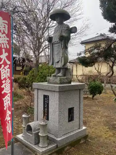 三寶寺の像