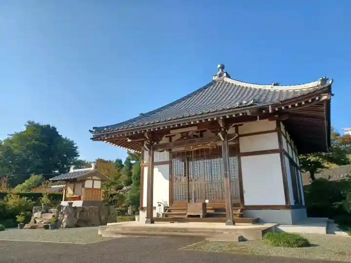 妙昌寺の{uncategorized: "未分類", other: "その他", undefined: "問題あり", building: "その他建物", grave: "お墓", sacred_gate: "鳥居", guardian: "狛犬", statue: "像", buddha: "仏像", history: "歴史", nature: "自然", garden: "庭園", animal: "動物", pagoda: "塔", temizu: "手水舎", mountain_gate: "山門・神門", sanctuary: "本殿・本堂", subordinate: "末社・摂社", art: "芸術", scenery: "景色", jizo: "地蔵", ema: "絵馬", goshuin: "御朱印", omikuji: "おみくじ", items: "授与品その他", amulet: "お守り", goshuincho: "御朱印帳", eats: "食事", festival: "お祭り", votive_dance: "神楽", shichigosan: "七五三参", wedding: "結婚式", experience: "体験その他", initially: "初詣", around: "周辺", anti_infection: "感染症対策"}