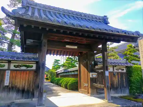 龍潭寺の山門