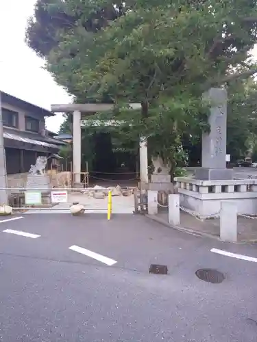 岩槻久伊豆神社の鳥居