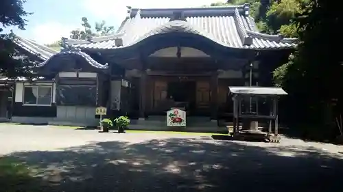 瀧法寺の本殿・本堂